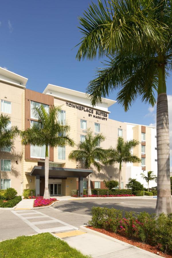 Kendale Lakes Towneplace Suites Miami Kendall West מראה חיצוני תמונה
