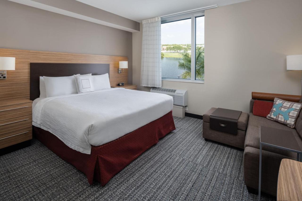 Kendale Lakes Towneplace Suites Miami Kendall West מראה חיצוני תמונה
